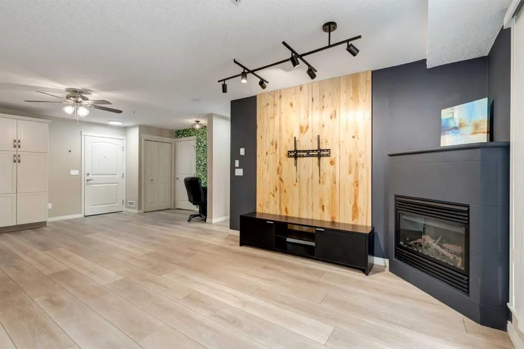 102 Cranberry Park SE, #106