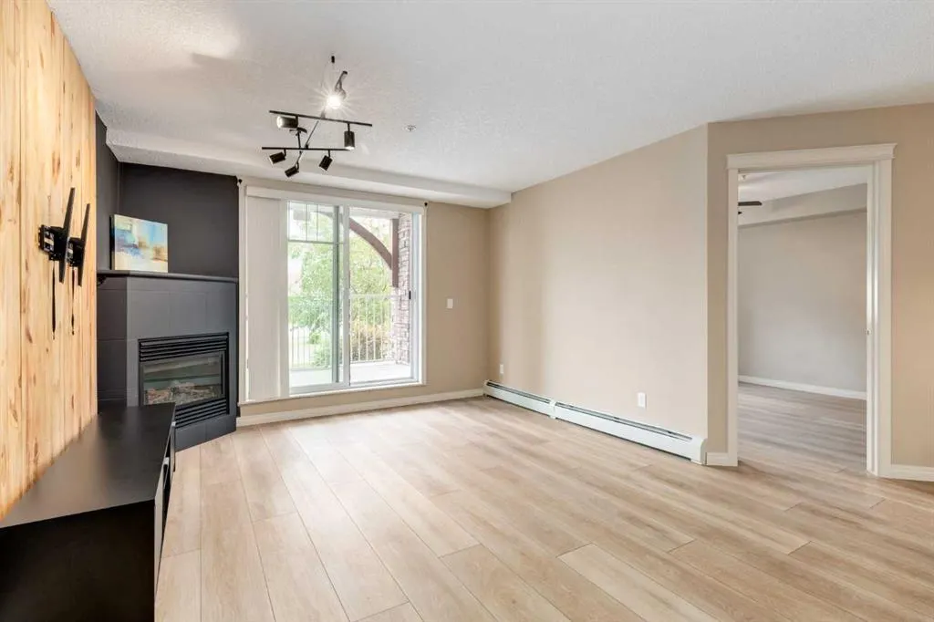 102 Cranberry Park SE, #106