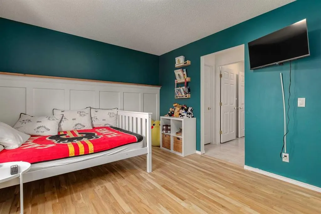 817 Crystal Beach Bay