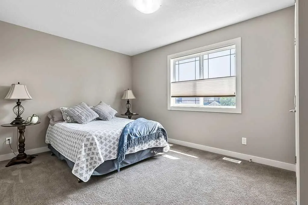 128 Drake Landing Terrace
