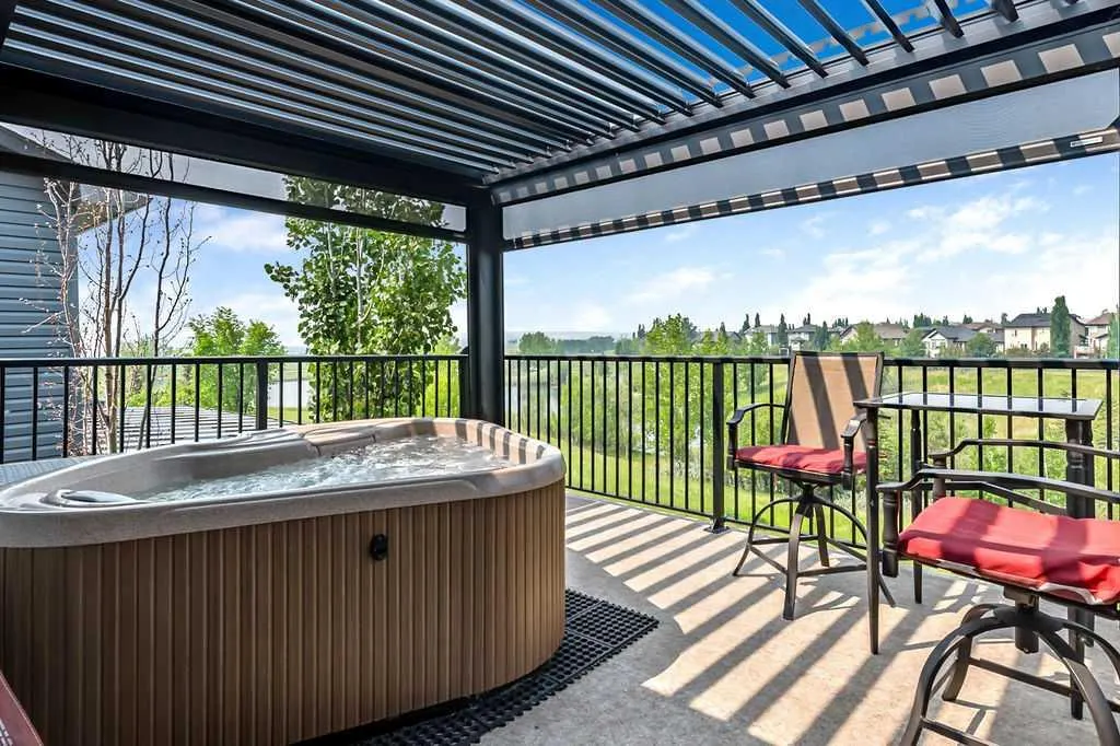128 Drake Landing Terrace