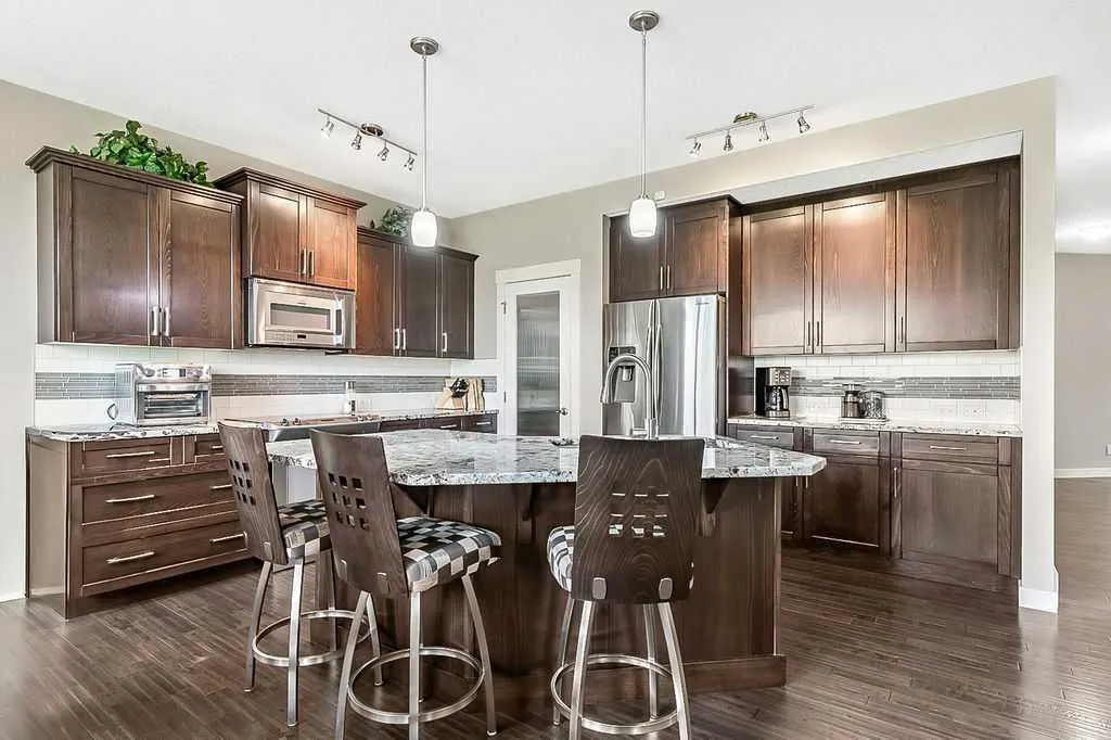 128 Drake Landing Terrace