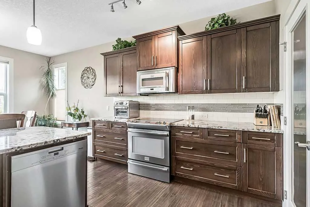 128 Drake Landing Terrace