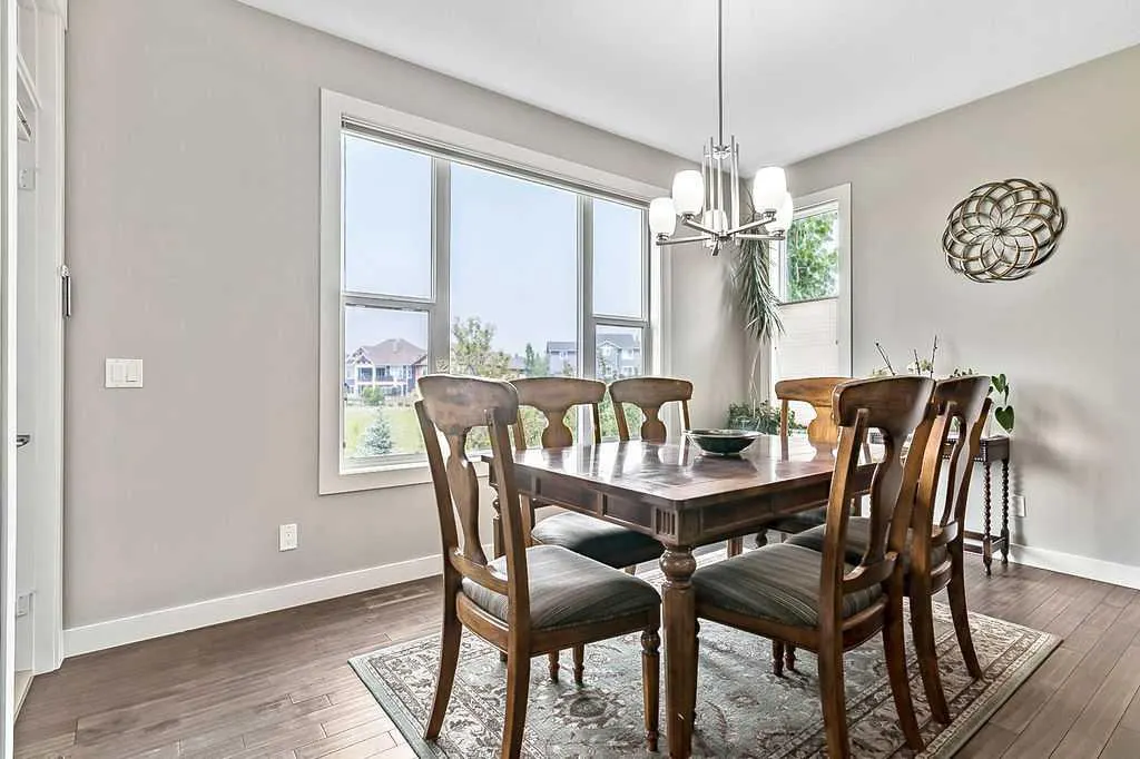 128 Drake Landing Terrace