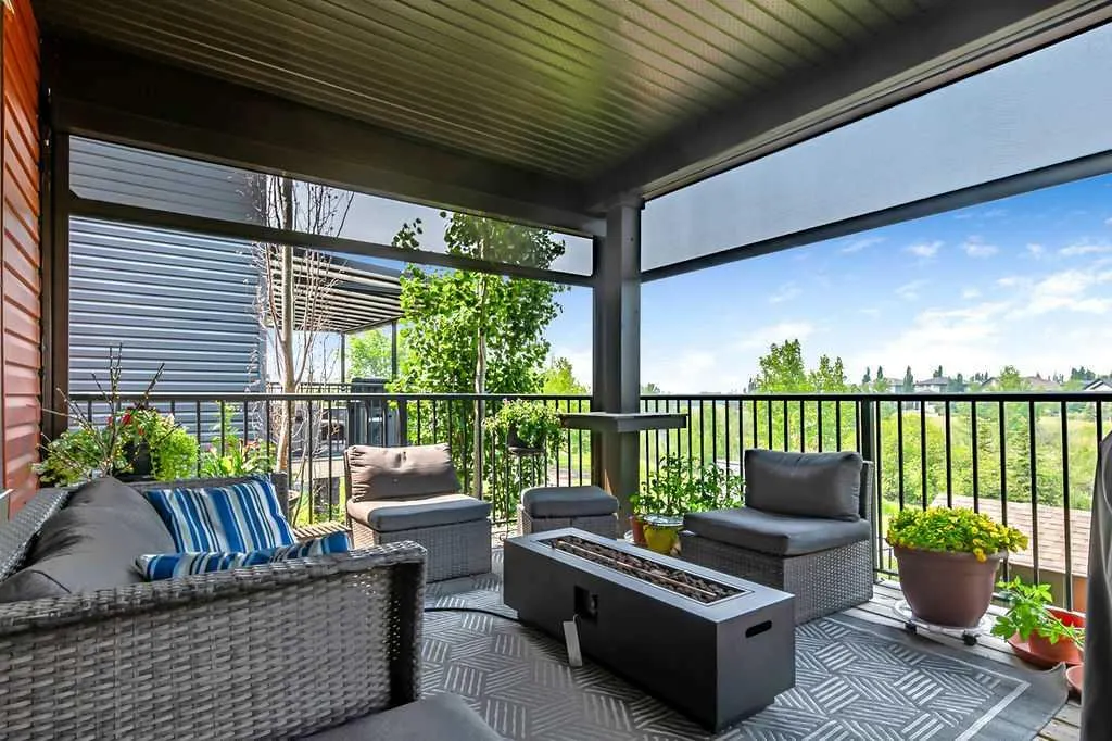 128 Drake Landing Terrace