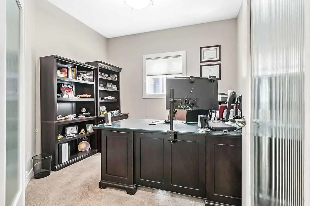 128 Drake Landing Terrace