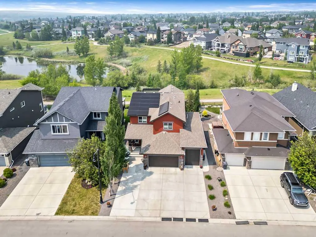 128 Drake Landing Terrace
