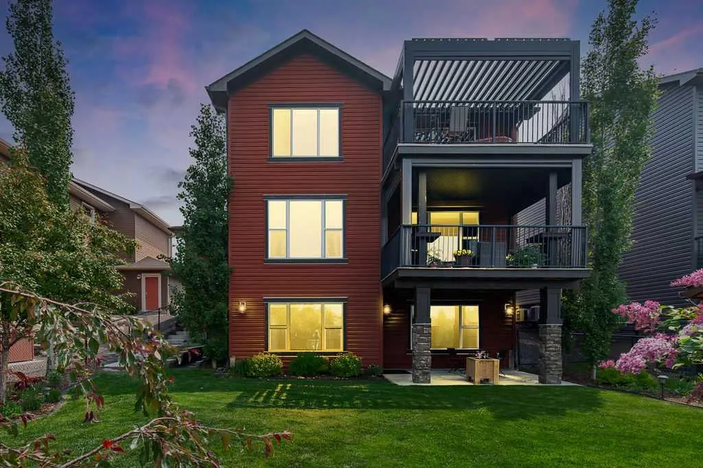 128 Drake Landing Terrace