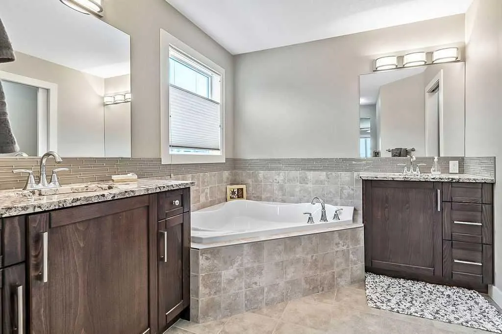 128 Drake Landing Terrace