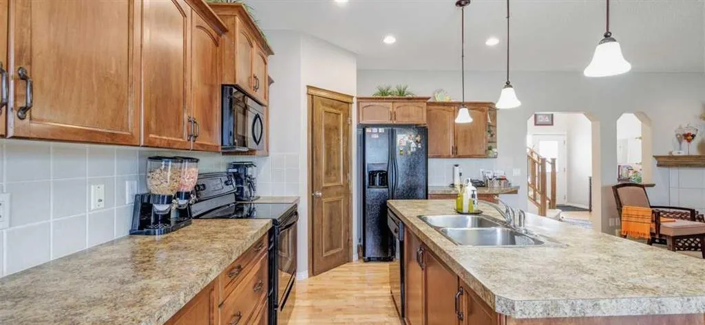 7 Royal Oak Circle NW