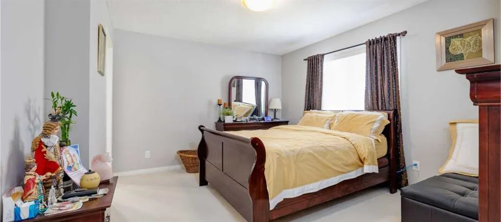 7 Royal Oak Circle NW