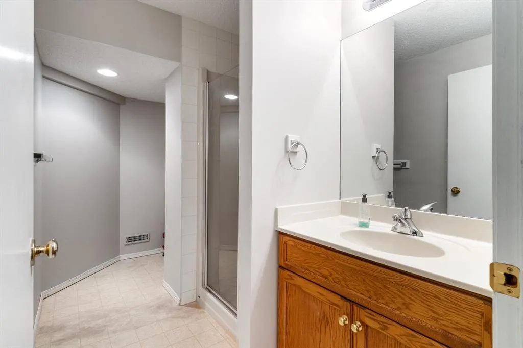 39 Harvest Oak Green NE