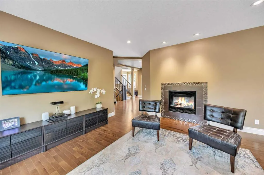 172 Panatella Crescent NW