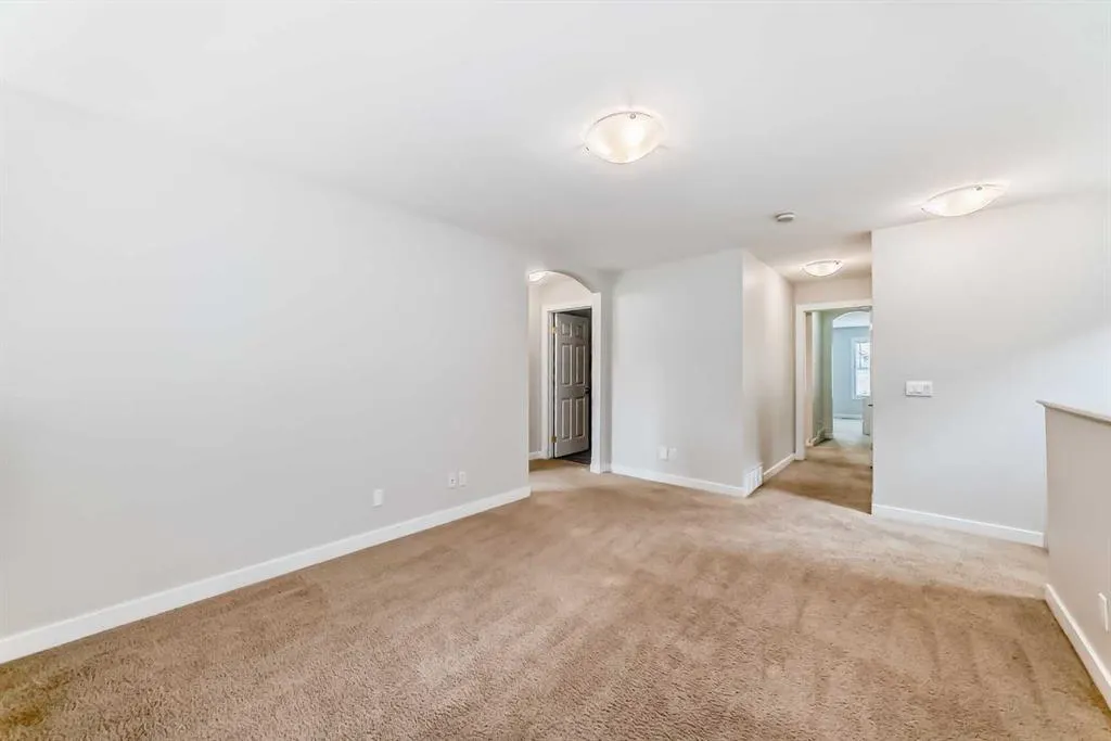 210 Copperleaf Bay SE