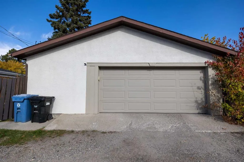 27 Gordon Drive SW