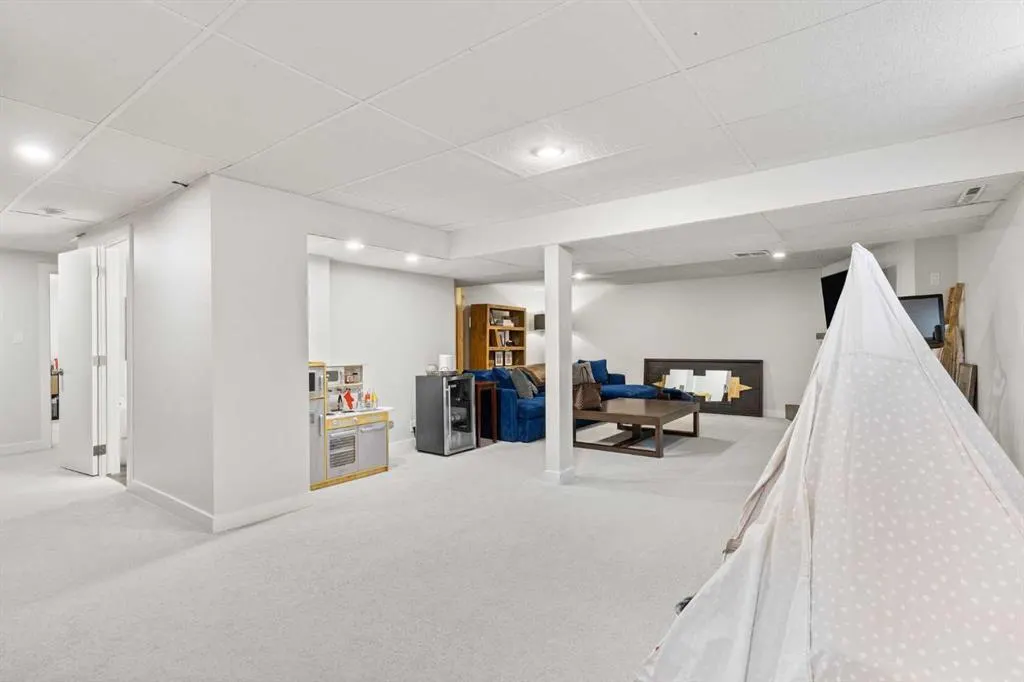 27 Gordon Drive SW