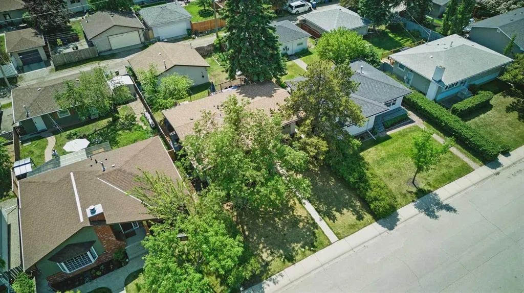 27 Gordon Drive SW