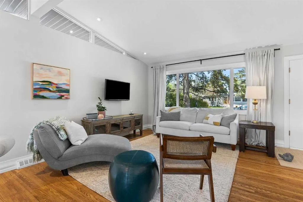 27 Gordon Drive SW