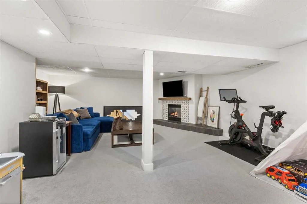 27 Gordon Drive SW