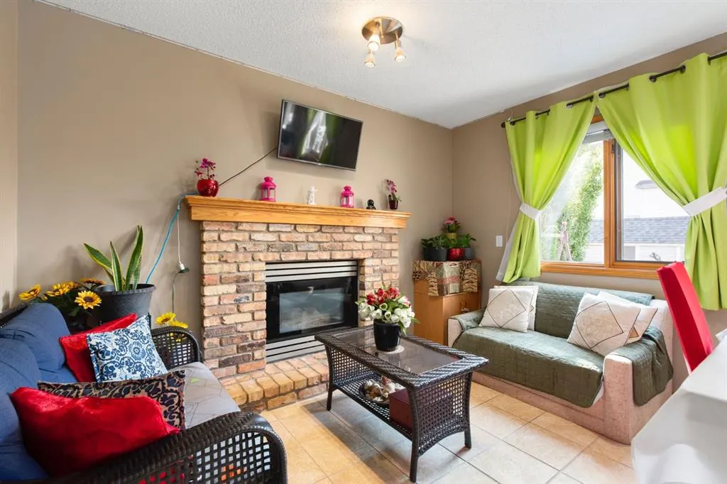 3 Sheep River Crescent