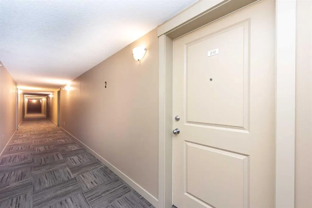 403 Mackenzie Way SW, #4210