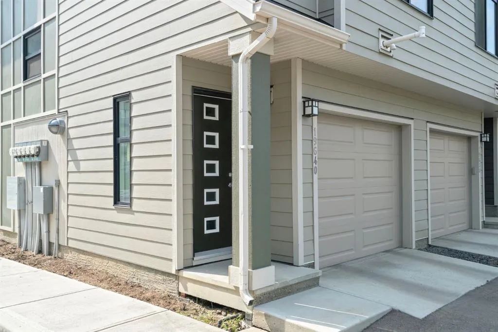 19640 40 Street SE