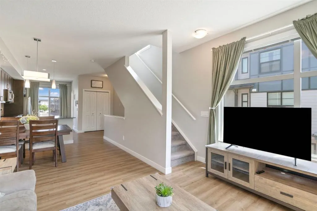 19640 40 Street SE