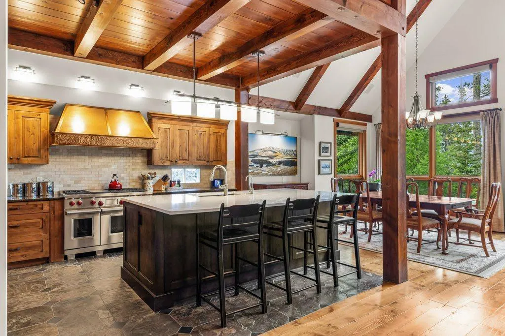 517 Silvertip Pointe