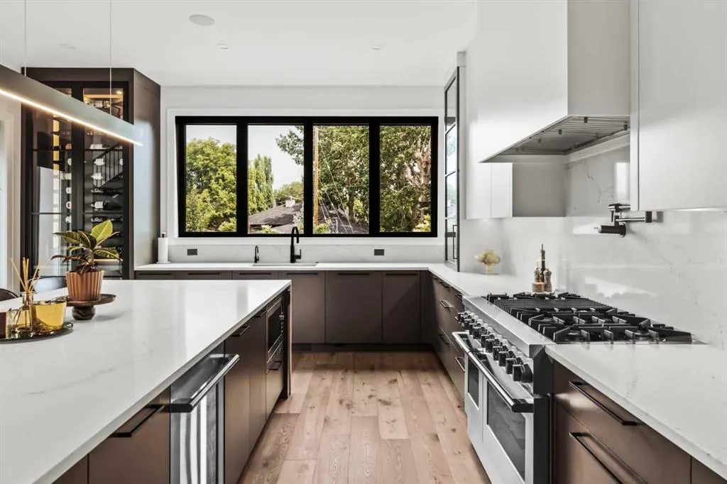 110 Lissington Drive SW