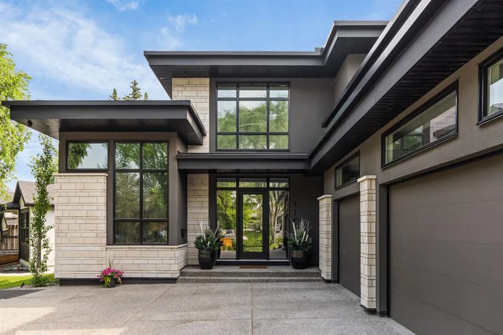 110 Lissington Drive SW