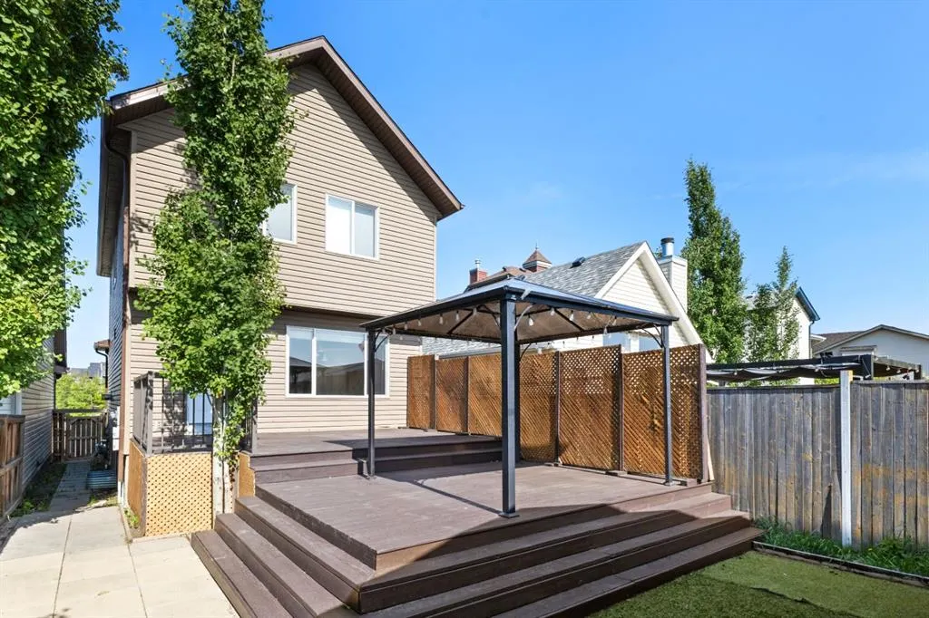235 Auburn Bay Heights SE