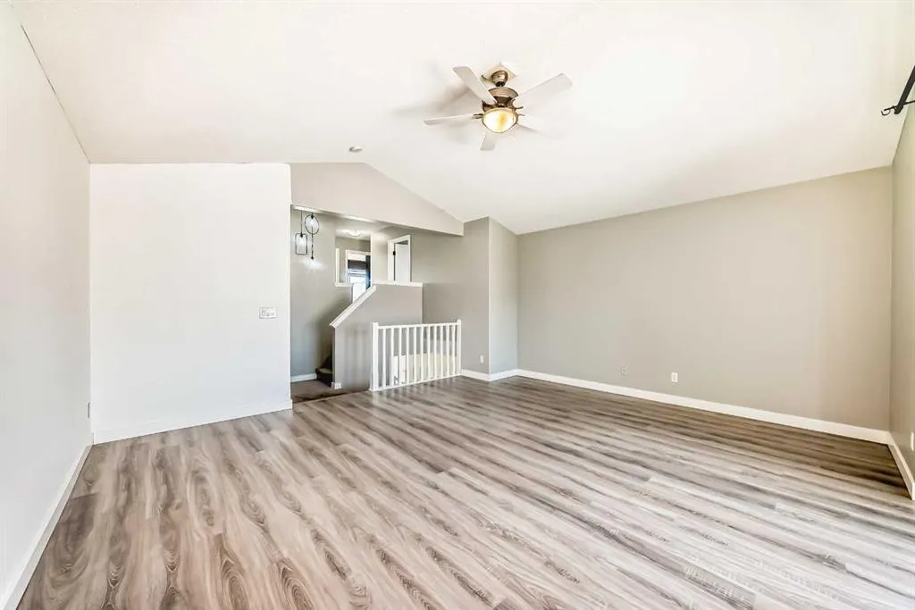 301 Brightonstone Green SE