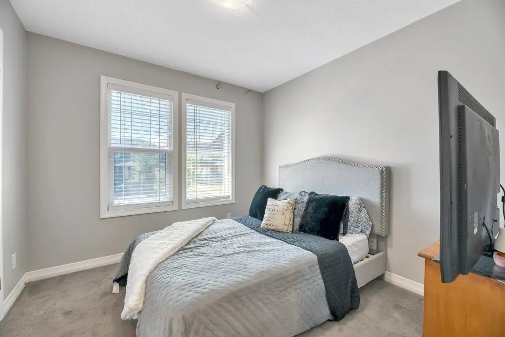 108 Evanston Hill NW