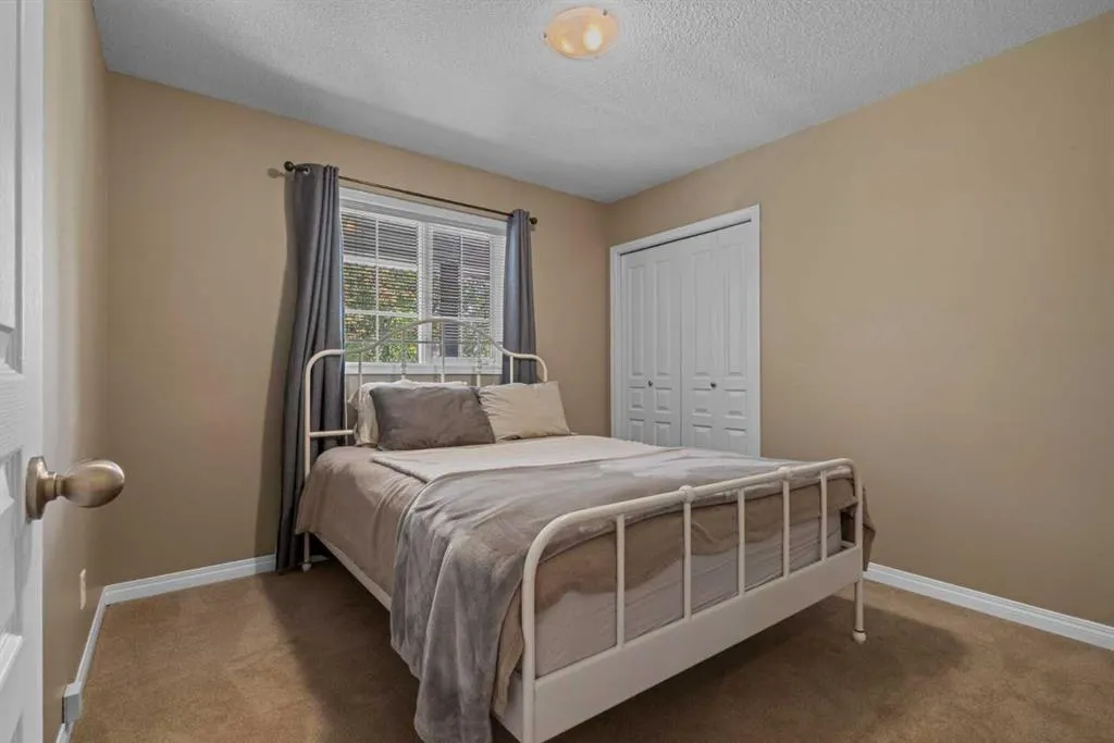 80057 Highwood Meadows Drive E