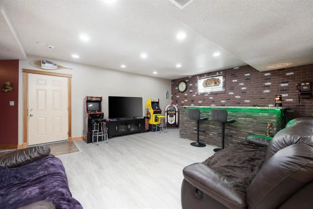 155 Pew Lane