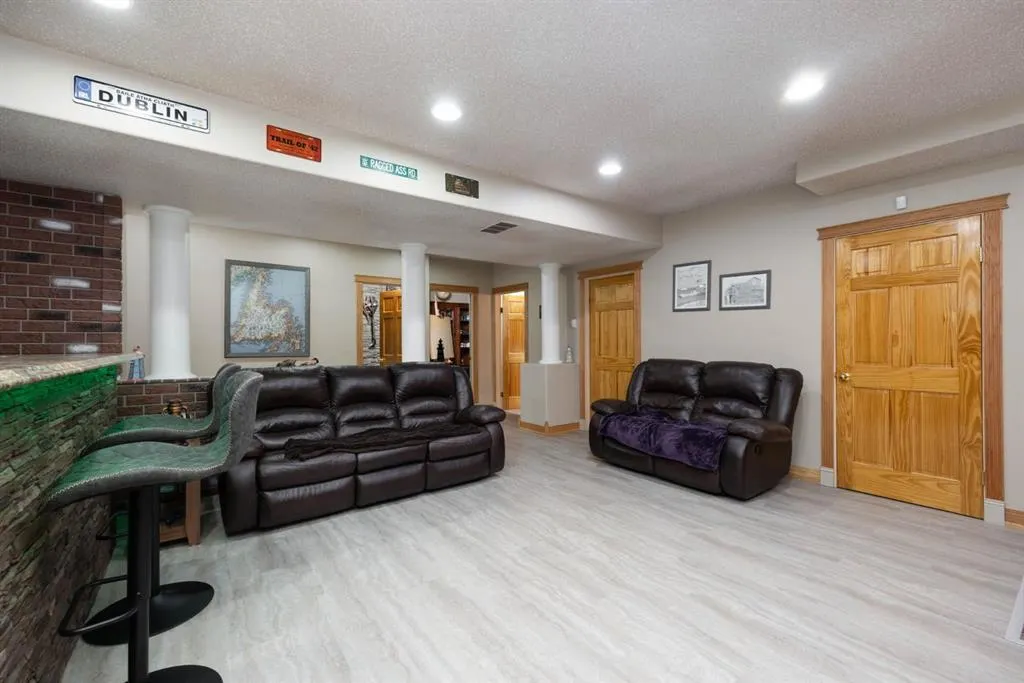 155 Pew Lane