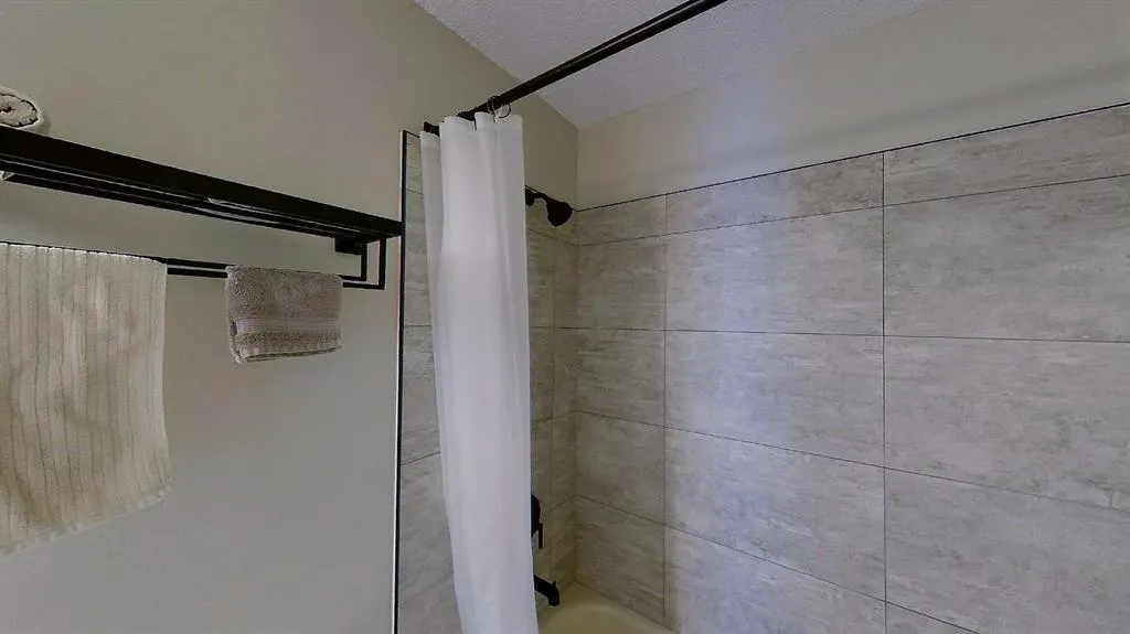 78 Athabasca Crescent