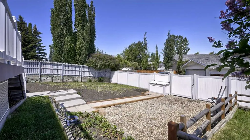 78 Athabasca Crescent