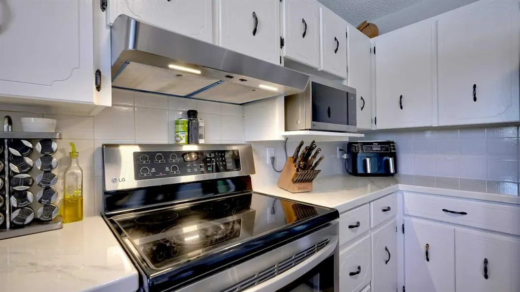 78 Athabasca Crescent