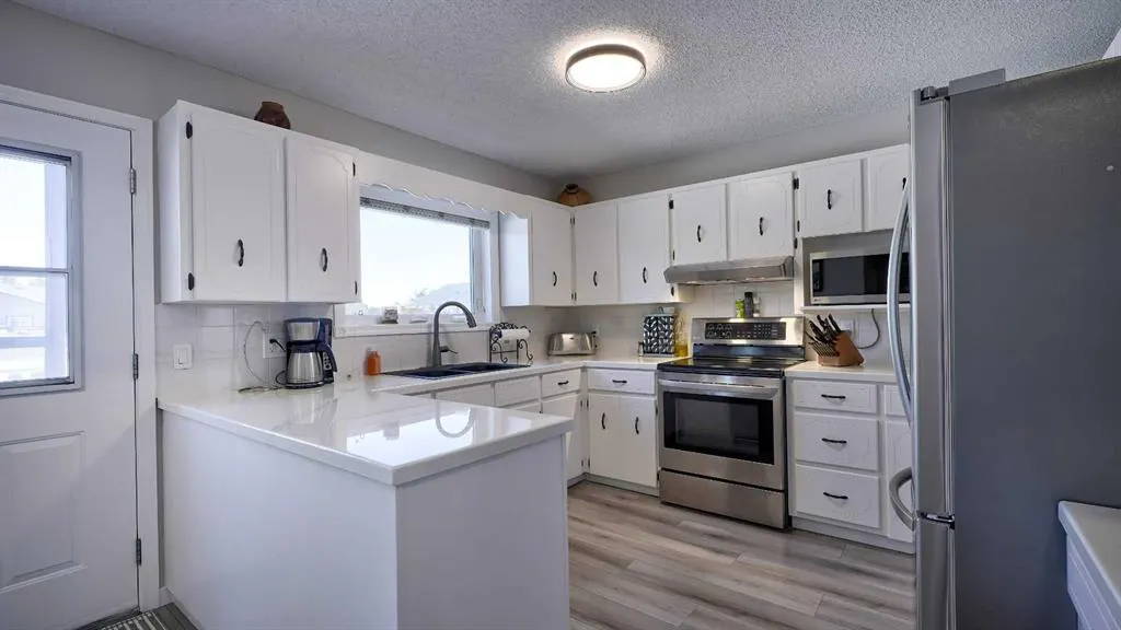 78 Athabasca Crescent