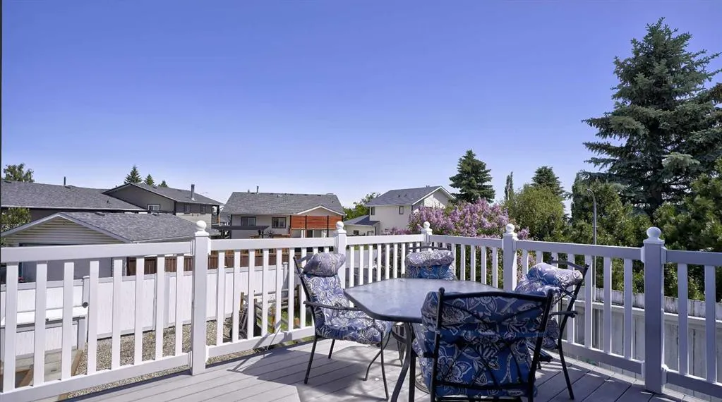 78 Athabasca Crescent