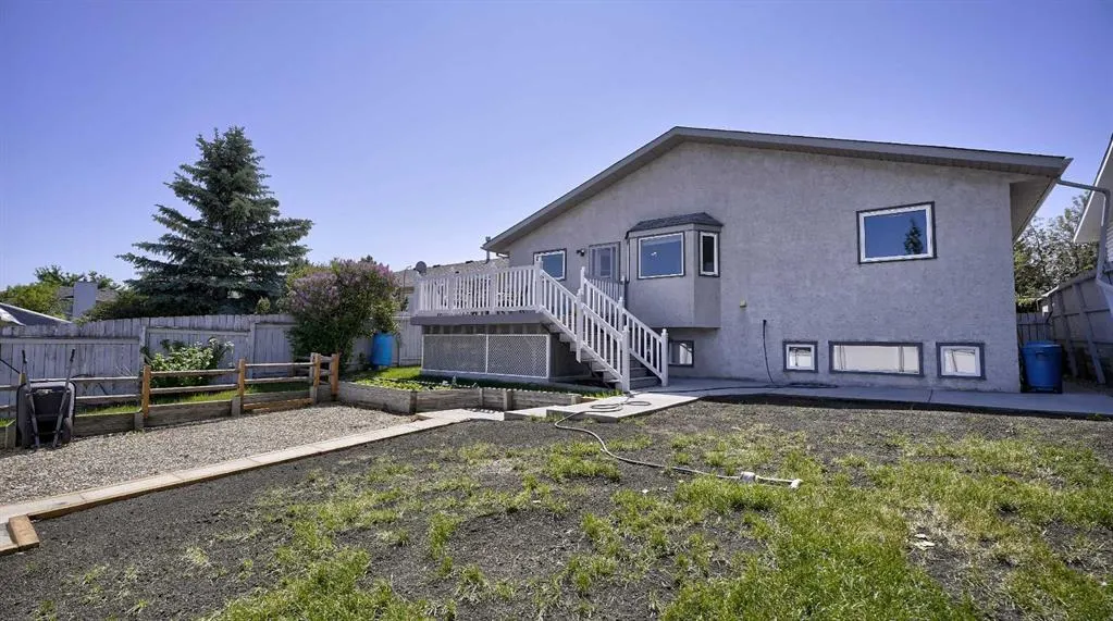 78 Athabasca Crescent