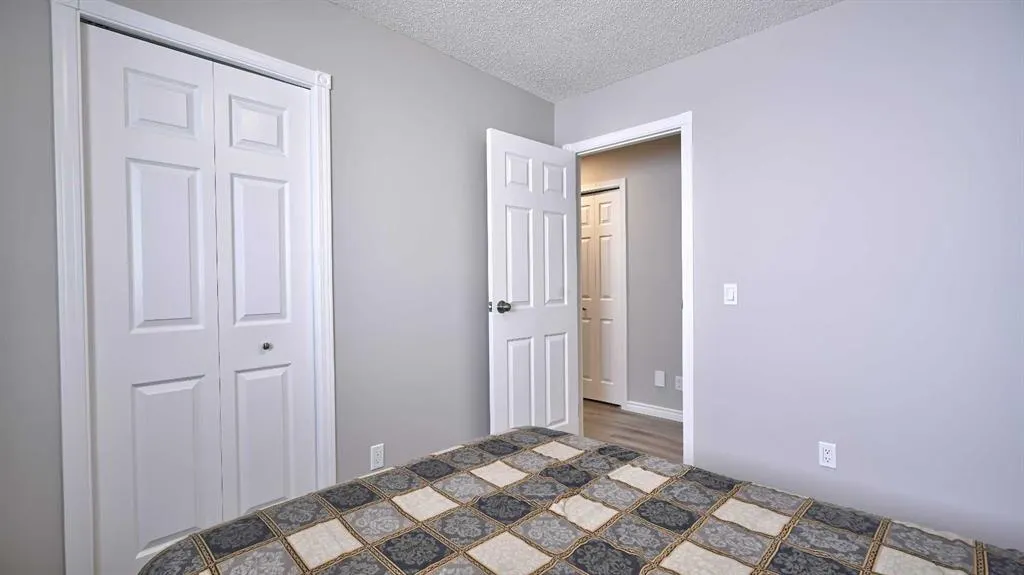 78 Athabasca Crescent