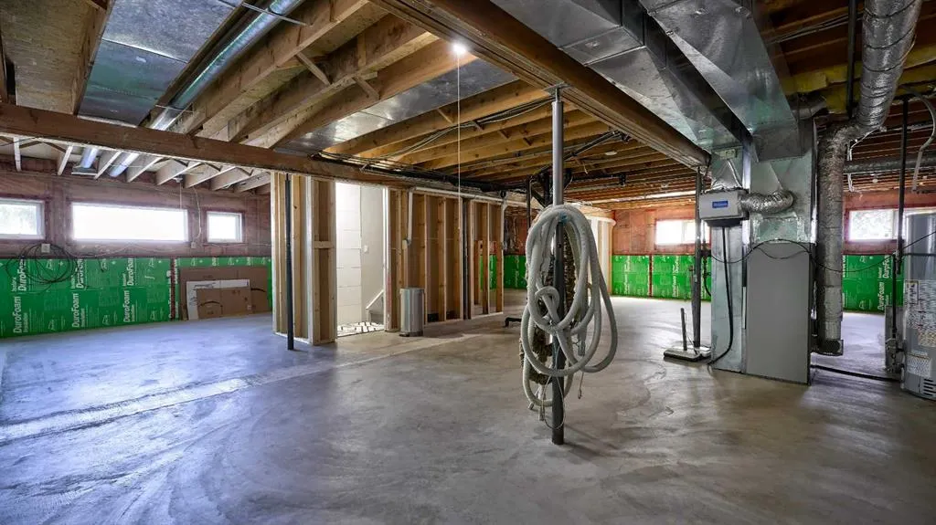 78 Athabasca Crescent