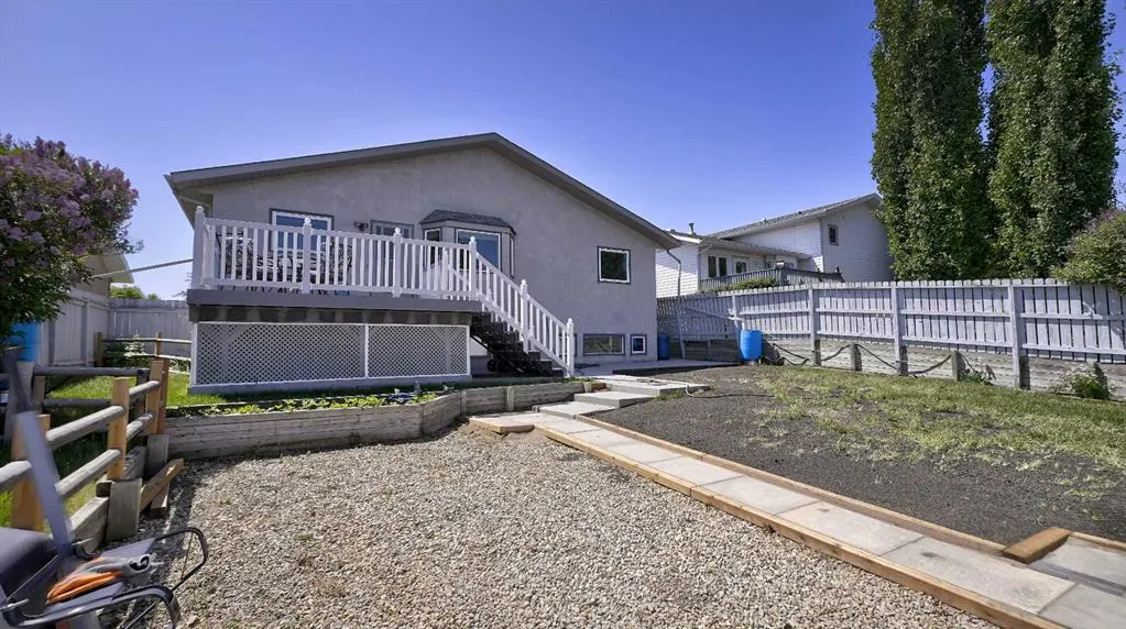 78 Athabasca Crescent