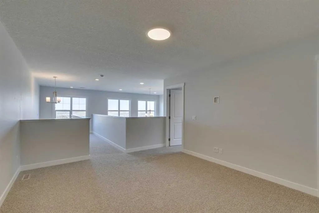 105 Legacy Reach Crescent SE