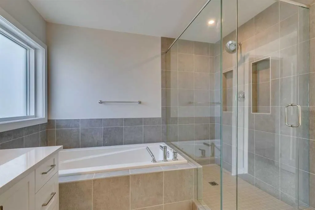 105 Legacy Reach Crescent SE
