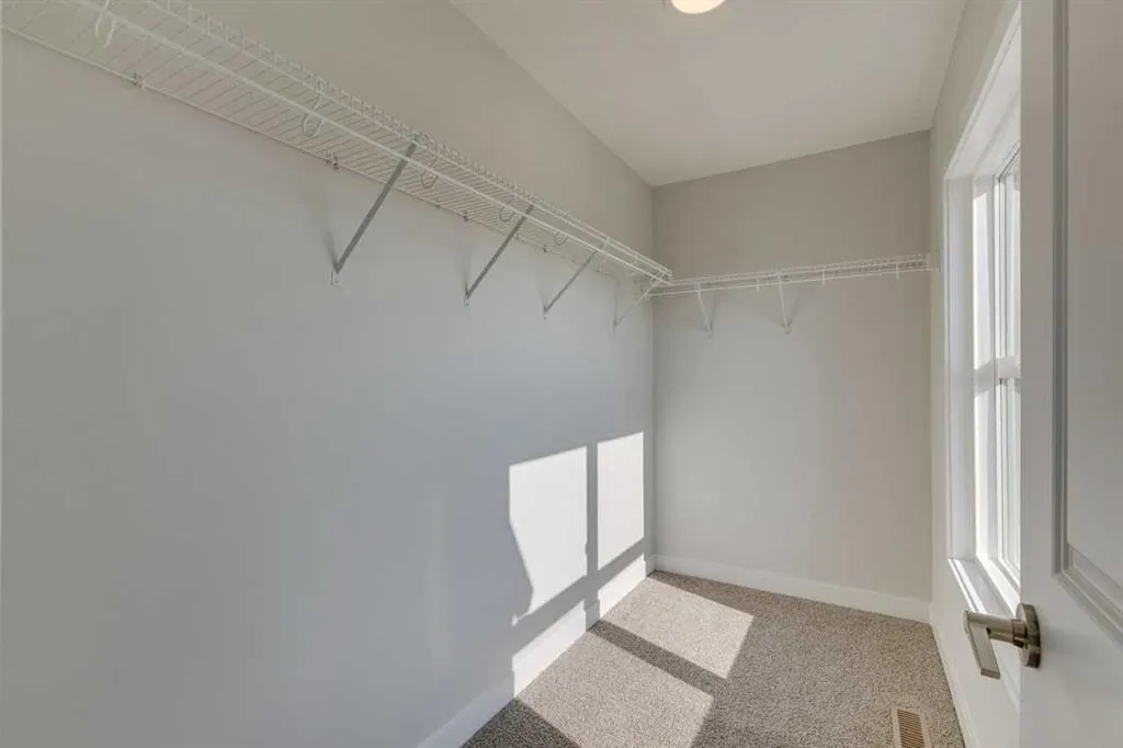 105 Legacy Reach Crescent SE