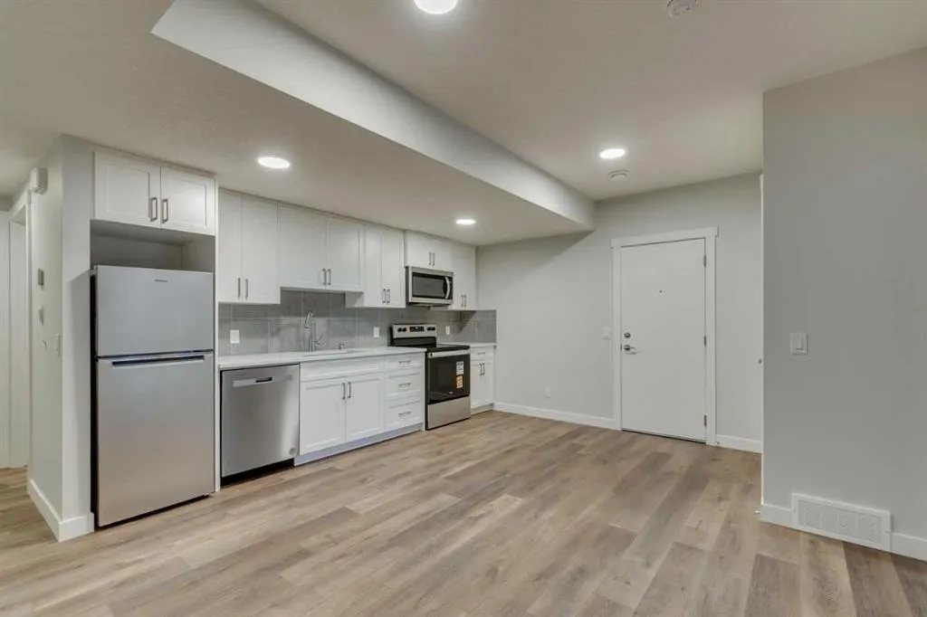 105 Legacy Reach Crescent SE