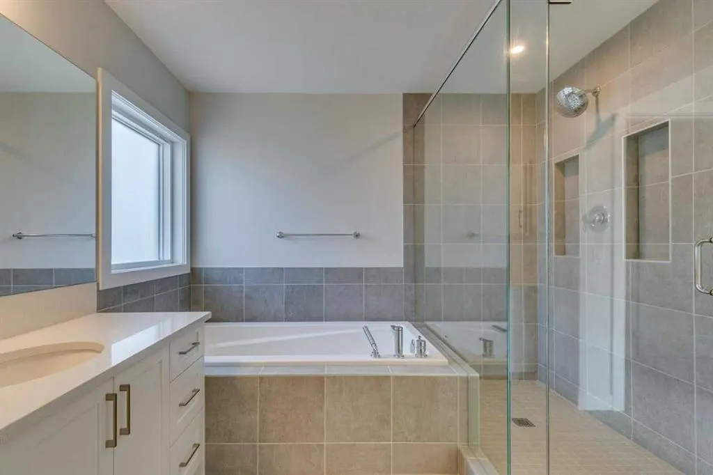 105 Legacy Reach Crescent SE